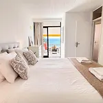 Breathtaking Ocean & Views By Becherish 公寓