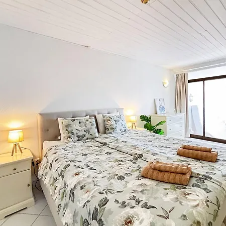 Breathtaking Ocean & Views By Becherish